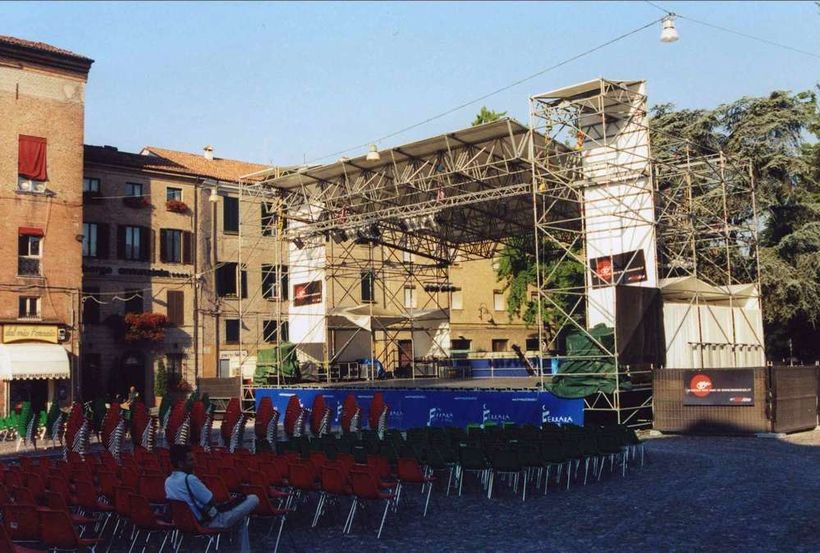 Ferrara Sotto le Stelle 2005 / Piazza Castello   luglio 2005